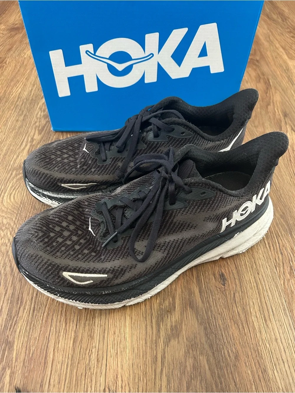 HOKA Clifton black athletic training running shoes sneakers women’s 9 Preowned